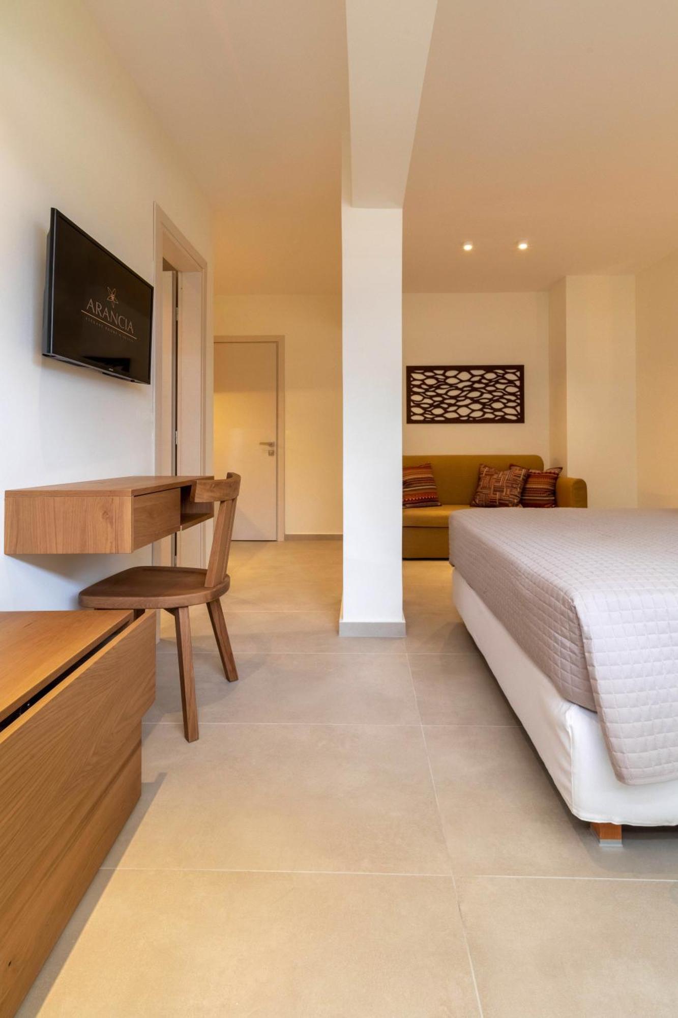 Arancia Elegant Rooms And Suites Tolo Luaran gambar