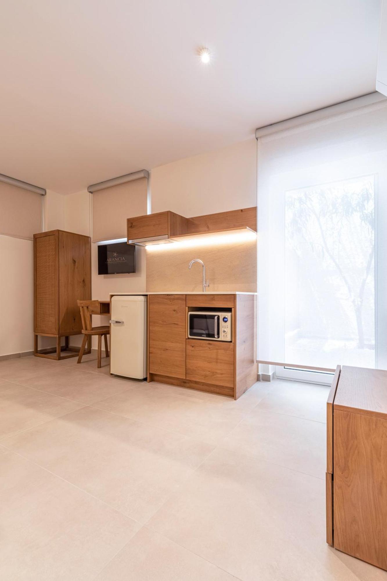 Arancia Elegant Rooms And Suites Tolo Luaran gambar